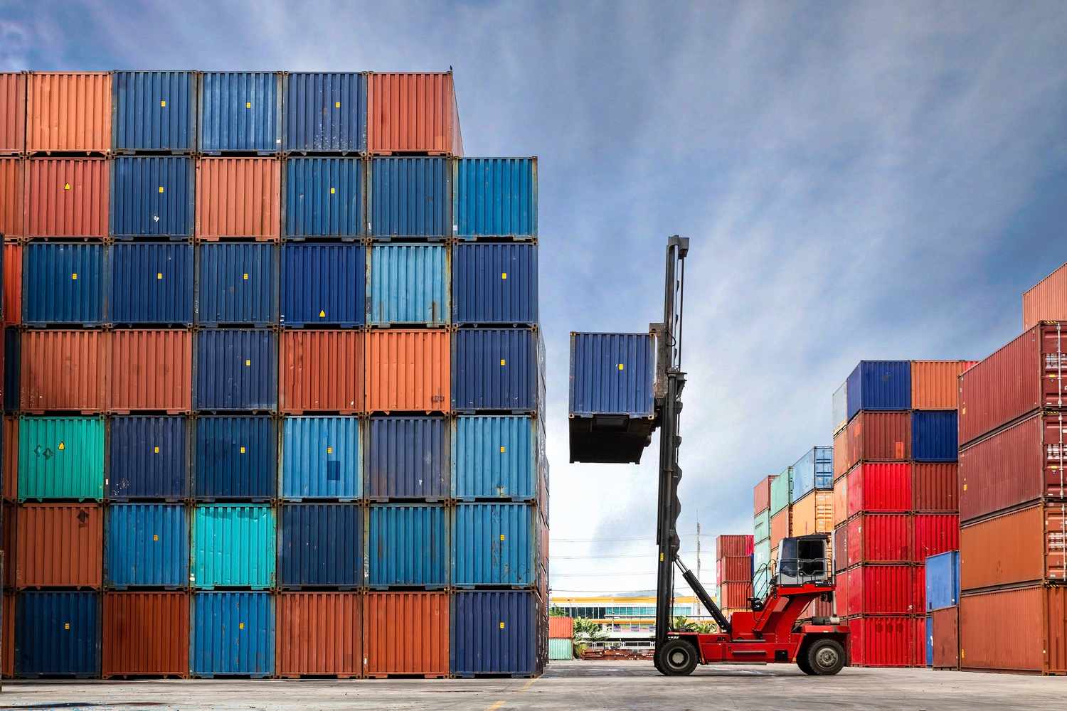 crane-lifting-up-container-in-yard-lotus-terminals